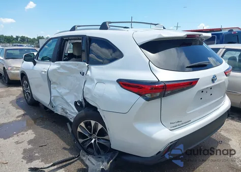 2023 Toyota Highlander Hybrid Xle z USA, uszkodzony, nr VIN 5TDKARAH1PS521640
